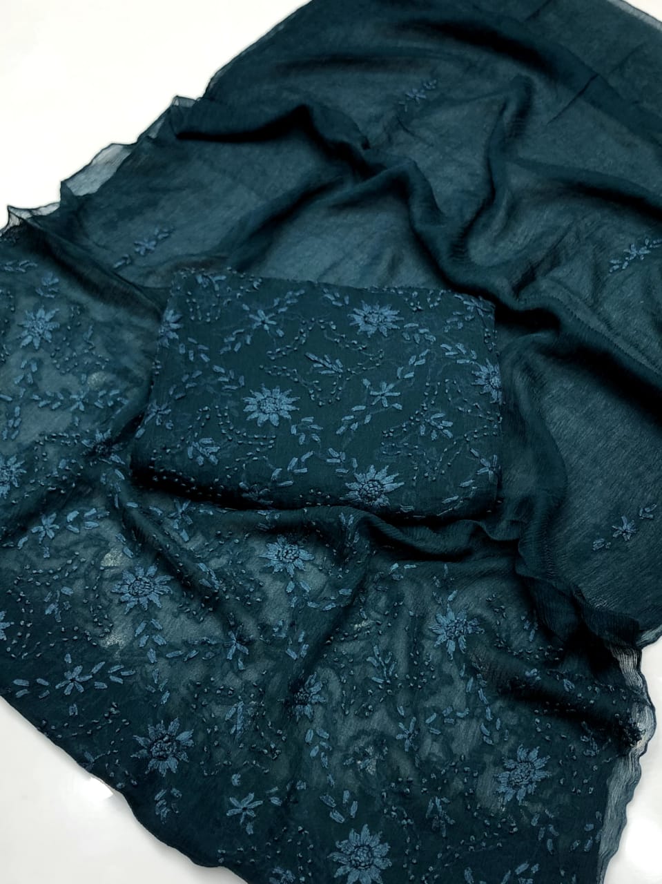 Handmade pakka Boor Tanka On soft shifoon full shirt jall with  dupatta 2pc suit.